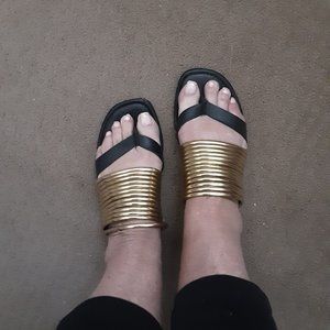 DONALD PLINER womens gold and black sandal, size 7